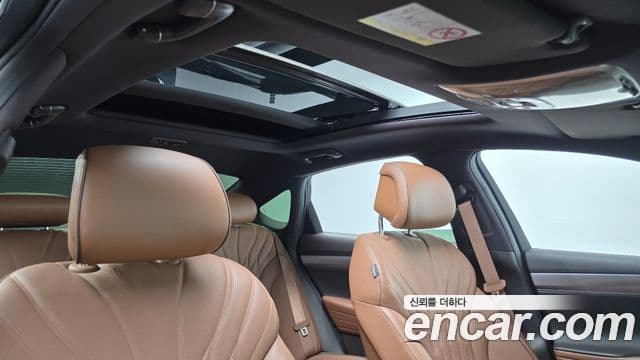 Genesis Electrified G80 2022 — Şəkil 13/20