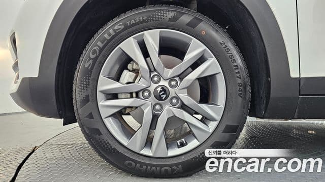 Kia Seltos 2021 — ფოტო 4/19