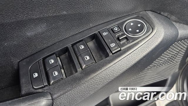 Kia Seltos 2021 — ფოტო 14/19