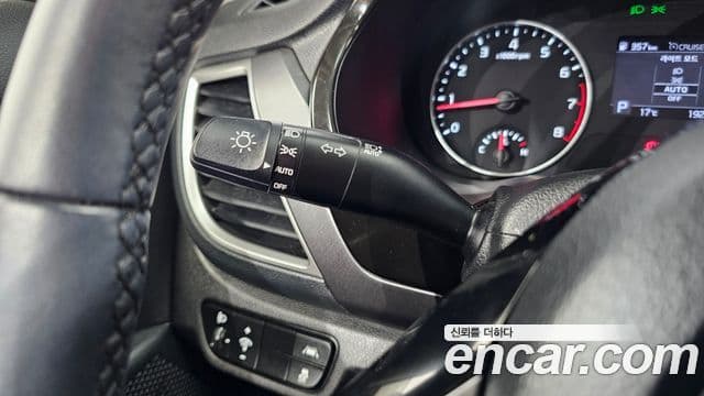 Kia Seltos 2021 — ფოტო 16/19