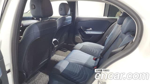 Mercedes-Benz A-Class 2019 — ფოტო 18/20