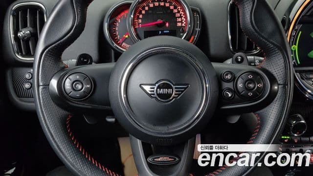 Mini Cooper S Countryman 2019 — Фото 17/20