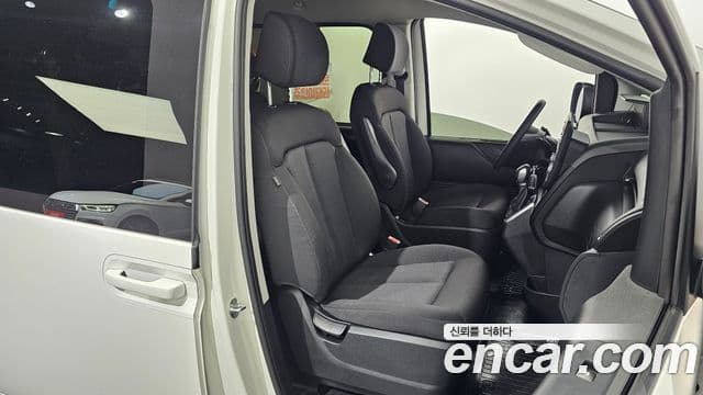 Hyundai Staria 2021 — фото 11 из 20
