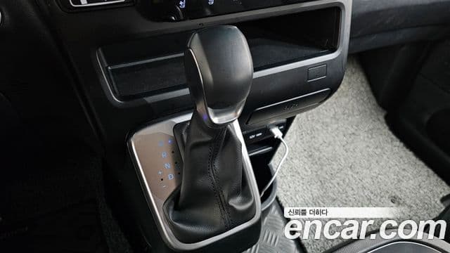 Hyundai Staria 2024 — фото 9 из 20