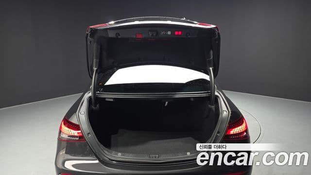 Mercedes-Benz E-Class 2023 — фото 20 из 20