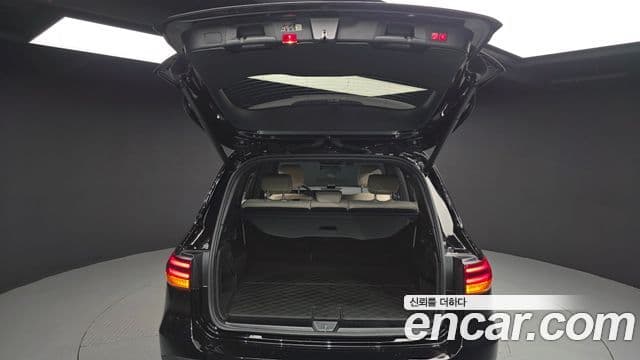 Mercedes-Benz GLB-Class 2024 — фото 20 из 20