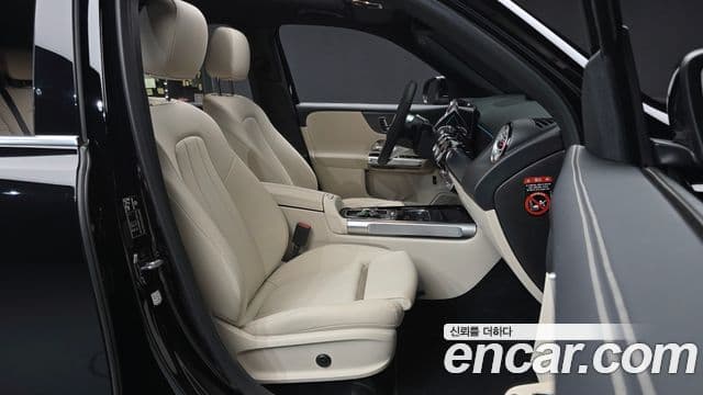 Mercedes-Benz GLB-Class 2024 — Photo 10/31