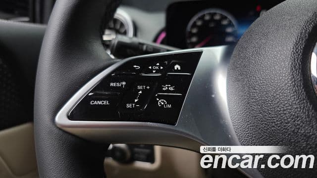Mercedes-Benz GLB-Class 2024 — Photo 11/31