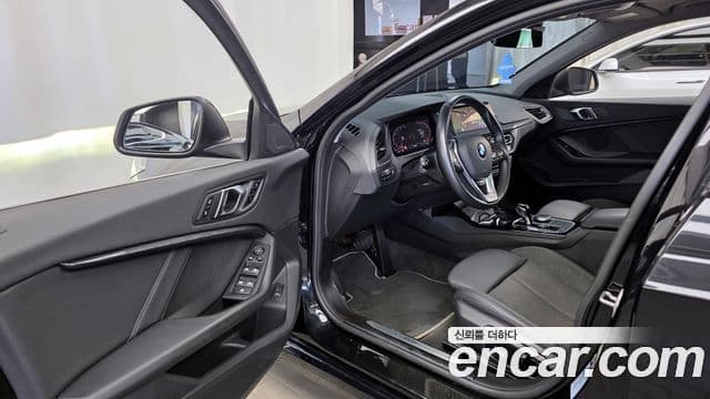 BMW 1 Series 2024 — фото 10 из 20