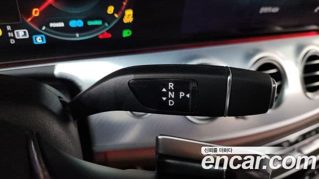 Mercedes-Benz E-Class 2021 — фото 9 из 20