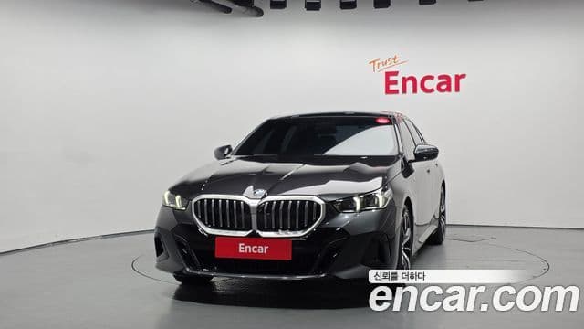 BMW 5 Series 2023 — Photo 19/35