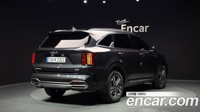 Kia Sorento 2023 — ფოტო 2/20
