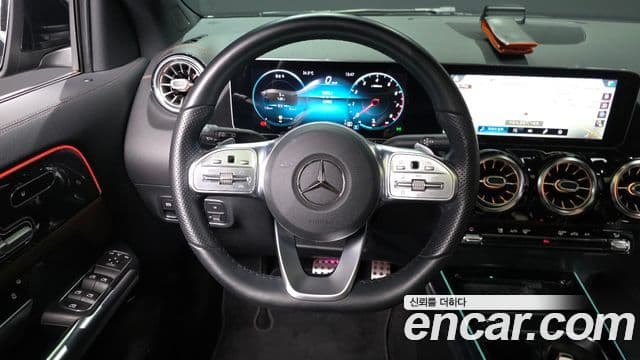 Mercedes-Benz GLA-Class 2020 — Фото 12/20