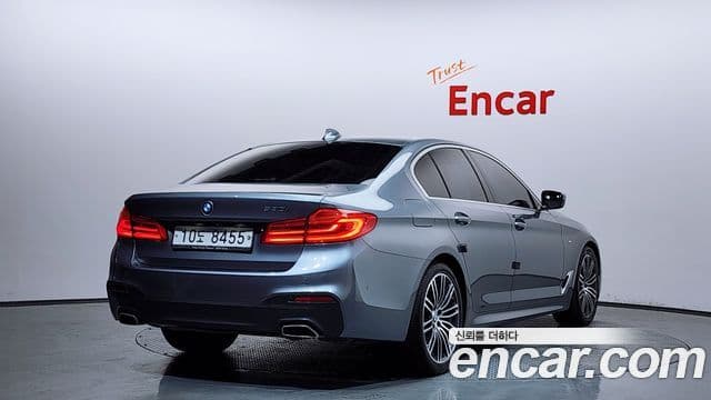 BMW 5 Series 2019 — ფოტო 2/20