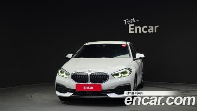 BMW 1 Series 2021 — Photo 25/30