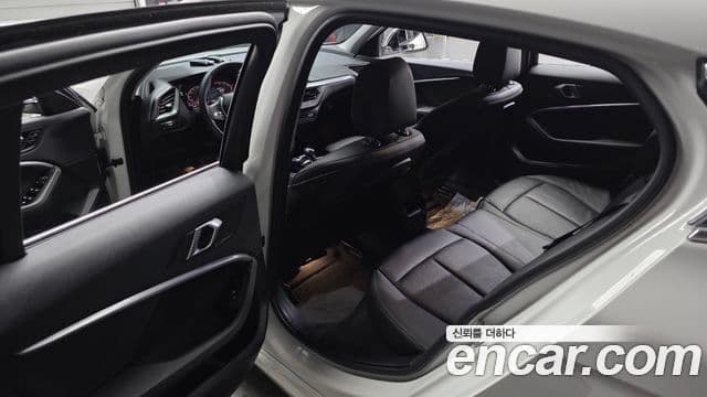BMW 1 Series 2021 — Photo 2/30