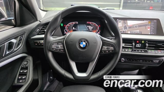 BMW 1 Series 2021 — Photo 12/30