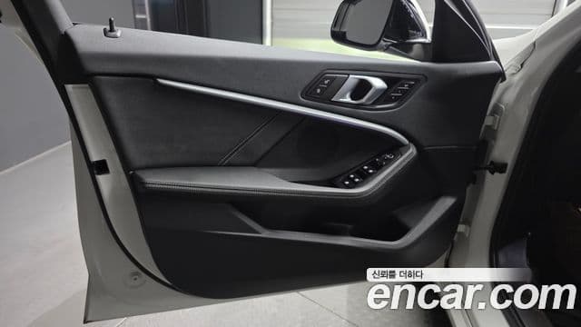 BMW 1 Series 2021 — Photo 24/30