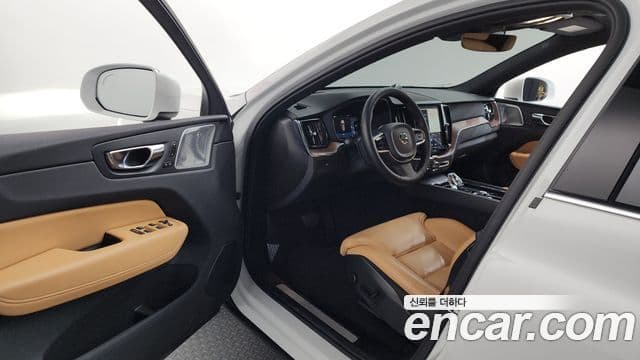 Volvo XC60 2024 — ფოტო 10/20