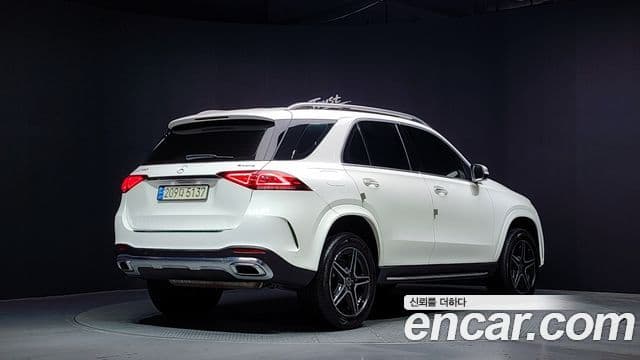 Mercedes-Benz GLE-Class 2019 — ფოტო 2/20