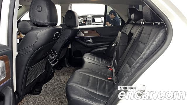 Mercedes-Benz GLE-Class 2019 — ფოტო 22/34