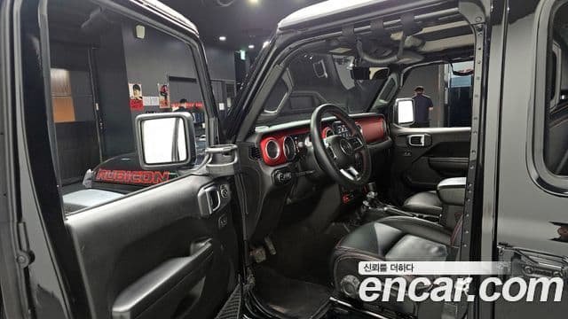 Jeep Wrangler 2018 — ფოტო 9/20