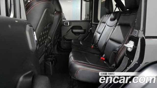 Jeep Wrangler 2018 — ფოტო 12/20