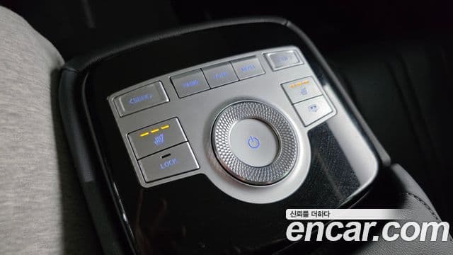 Genesis Electrified G80 2022 — ფოტო 19/20