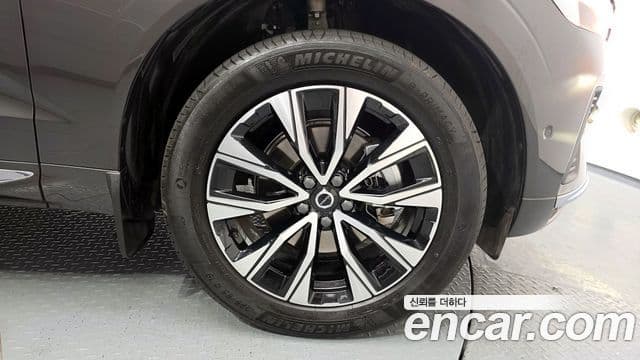 Volvo XC60 2025 — Photo 17/33