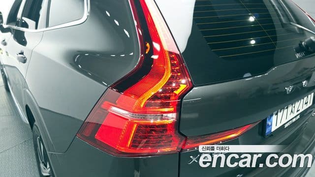 Volvo XC60 2025 — Photo 21/33