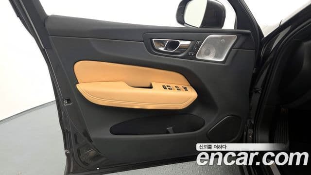 Volvo XC60 2025 — Photo 6/33
