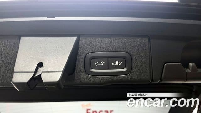 Volvo XC60 2025 — Photo 32/33