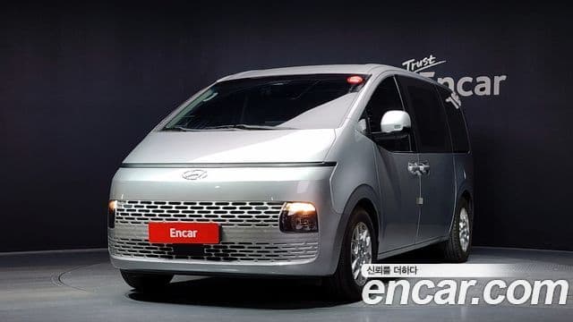 Hyundai Staria 2022 — Фото 1/20