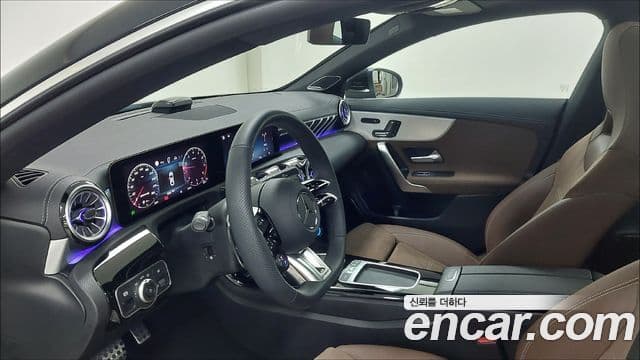 Mercedes-Benz CLA-Class 2025 — фото 13 из 17