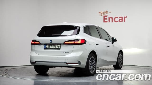 BMW 2 Series Active Tourer 2024 — ფოტო 2/20