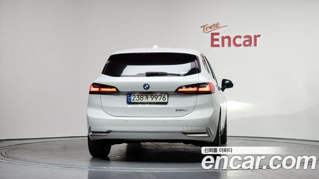 BMW 2 Series Active Tourer 2024 — ფოტო 4/20