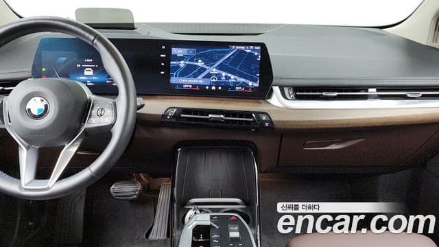 BMW 2 Series Active Tourer 2024 — ფოტო 14/20