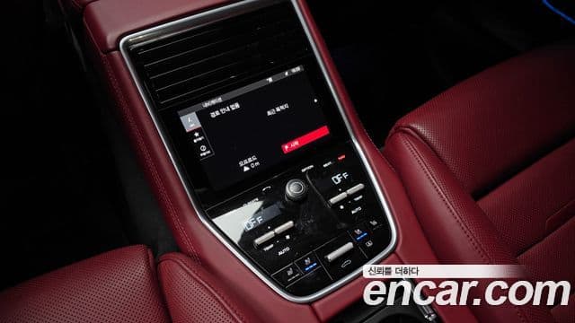 Porsche Panamera 2018 — Photo 27/30