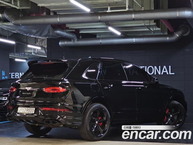 Bentley Bentayga 2022 — фото 6 из 20