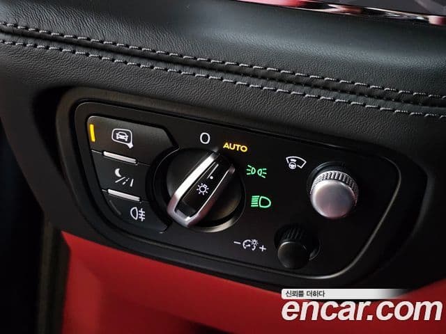 Bentley Bentayga 2022 — ფოტო 17/20