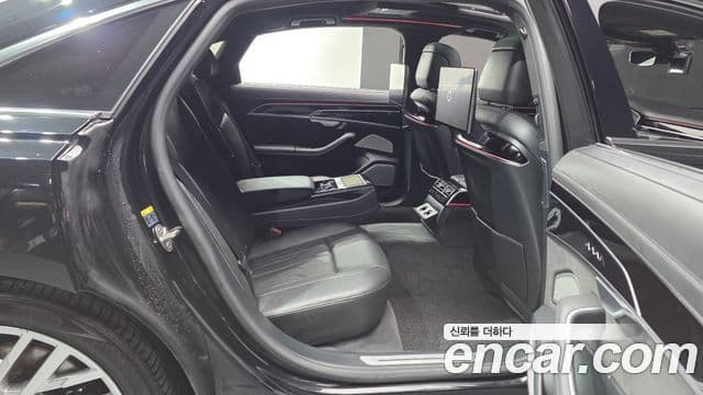 Audi A8 2021 — ფოტო 11/20
