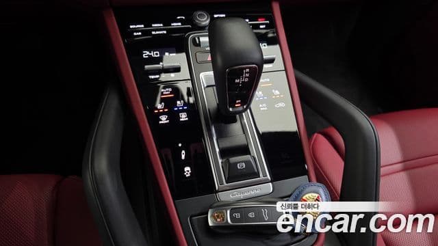 Porsche Cayenne 2023 — Photo 7/20