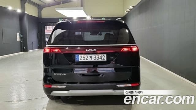 Kia Carnival 2023 — Şəkil 4/18