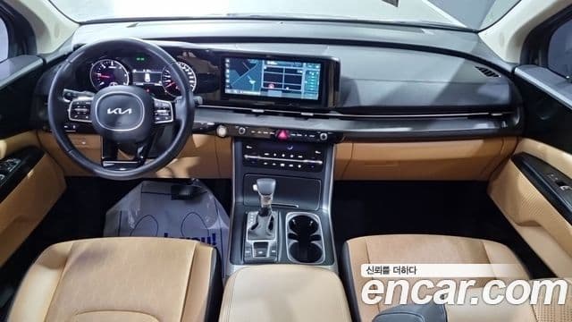 Kia Carnival 2023 — Şəkil 8/18