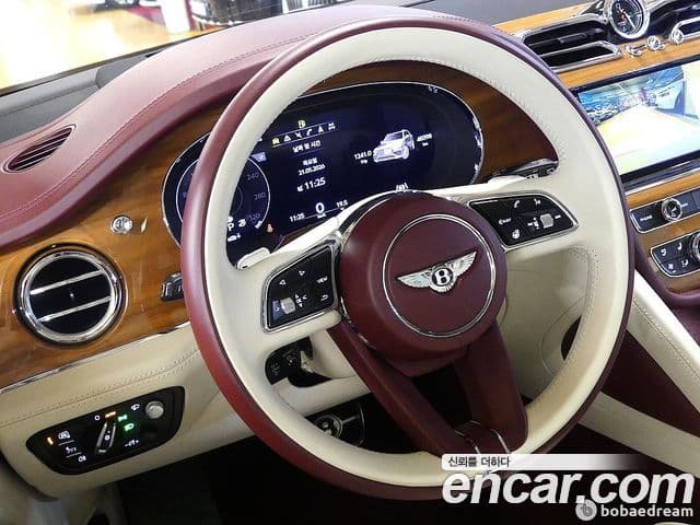 Bentley Bentayga 2022 — Şəkil 11/20