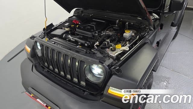 Jeep Wrangler 2021 — ფოტო 6/20
