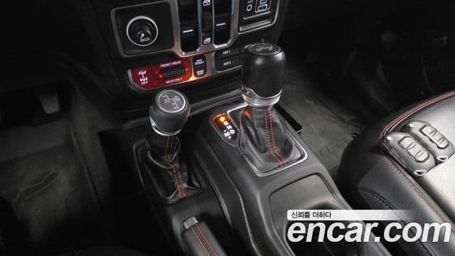 Jeep Wrangler 2021 — фото 9 из 20