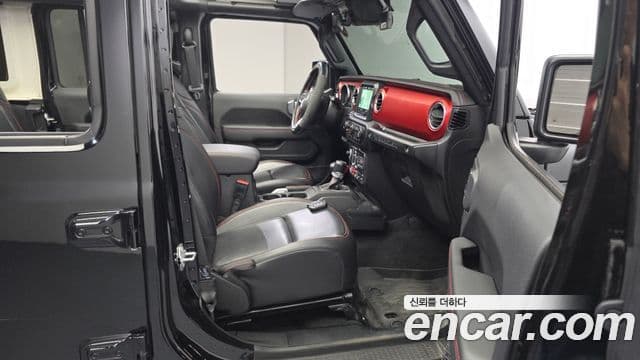 Jeep Wrangler 2021 — ფოტო 12/20