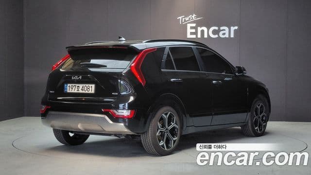 Kia Niro 2022 — ფოტო 2/20