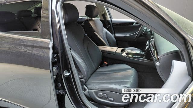 Genesis G80 2021 — Şəkil 26/32